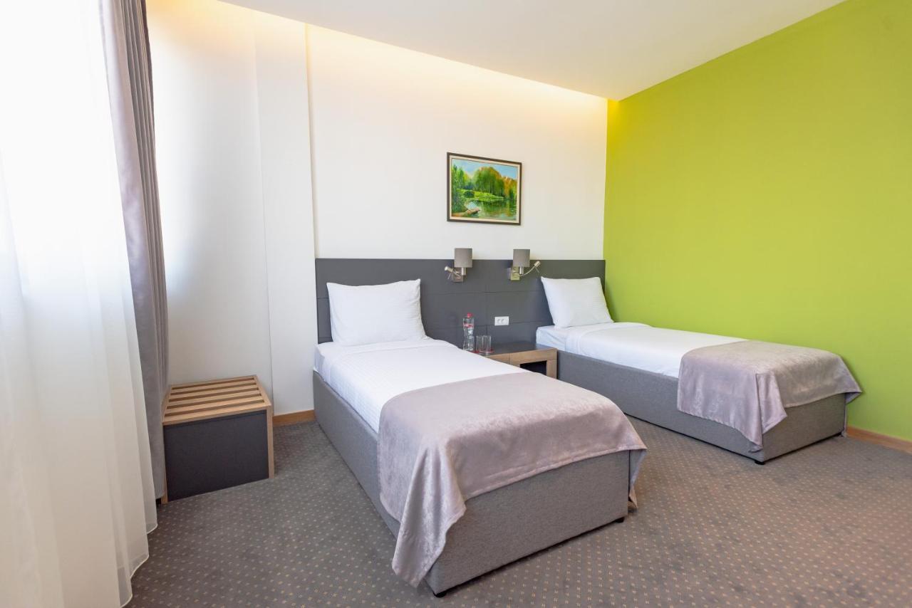 Hotel Stobex Loznica Eksteriør billede